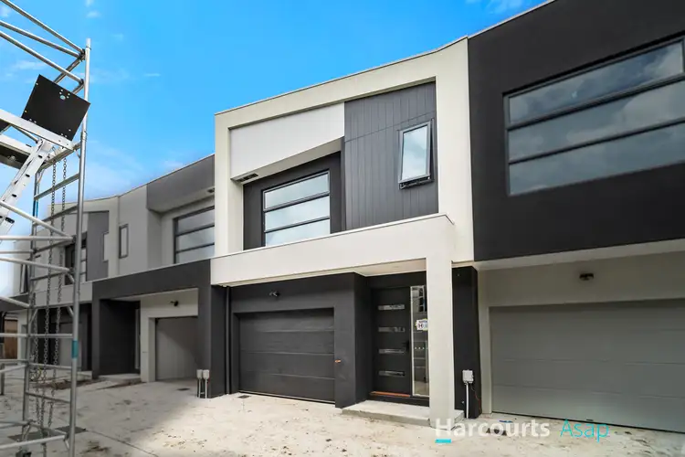Main view of Homely townhouse listing, 5/30-32 Lyall Street, Cranbourne VIC 3977