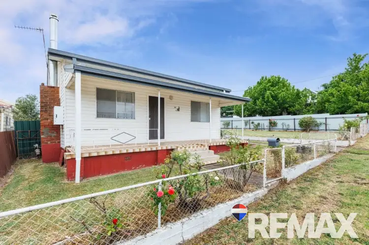 20 Crown  Street, Junee NSW 2663