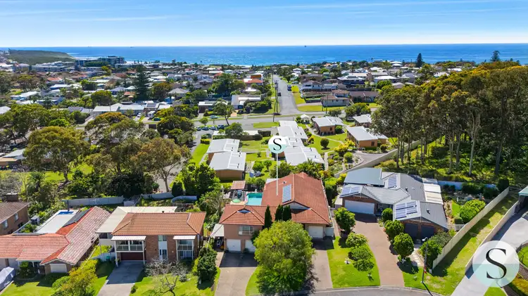 9 Silver Birch Close, Caves Beach NSW 2281
