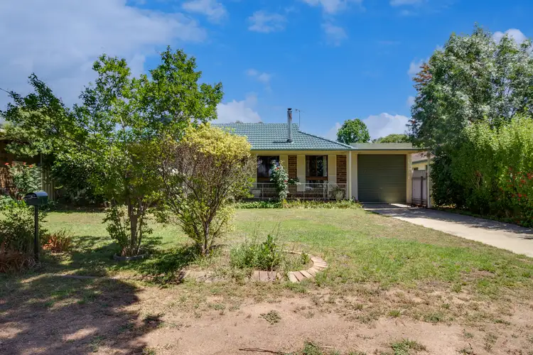 25 Walana Crescent, Kooringal NSW 2650