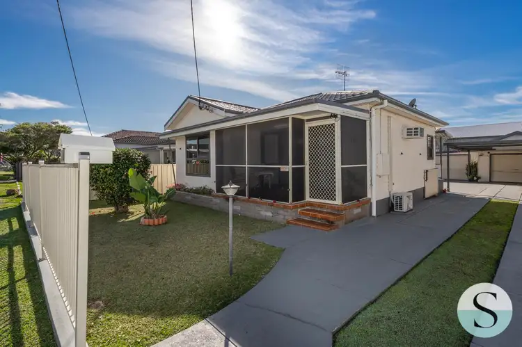 16 Bluebell Street, Belmont NSW 2280