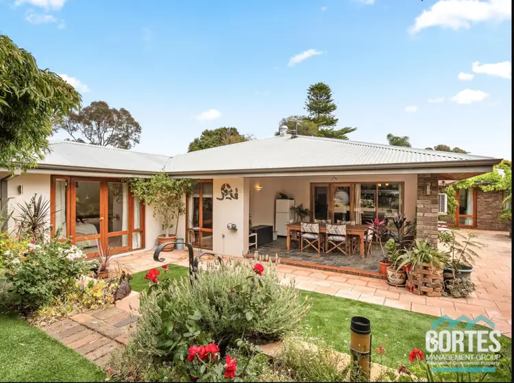 22 Farmhouse Drive, Bibra Lake WA 6163