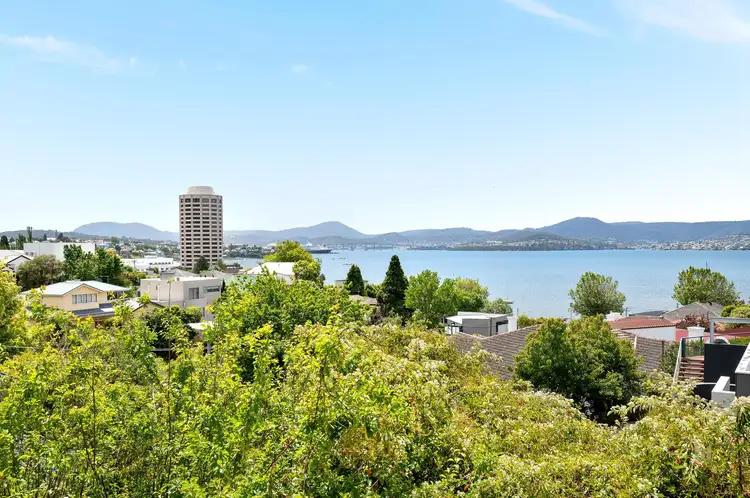 1/26A Waimea Avenue, Sandy Bay TAS 7005