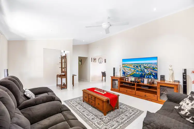 8 Woodview Street