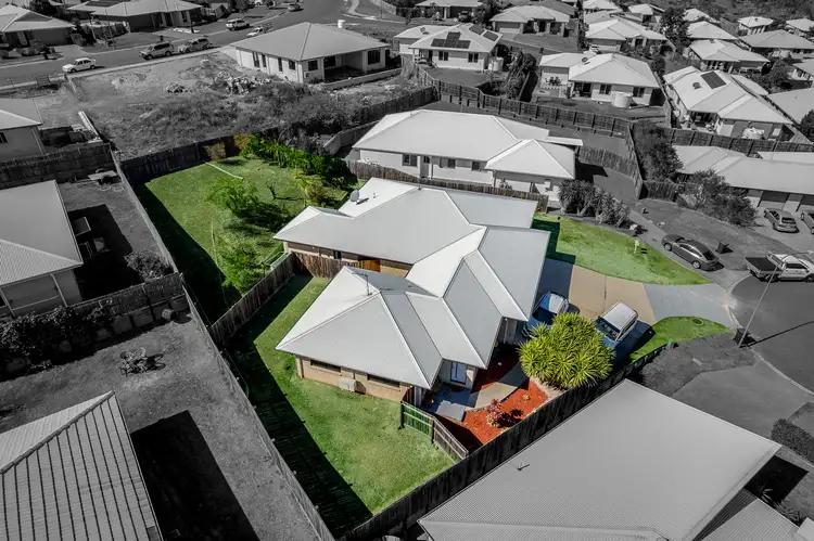 11 & 11a Palmerston Court, New Auckland QLD 4680
