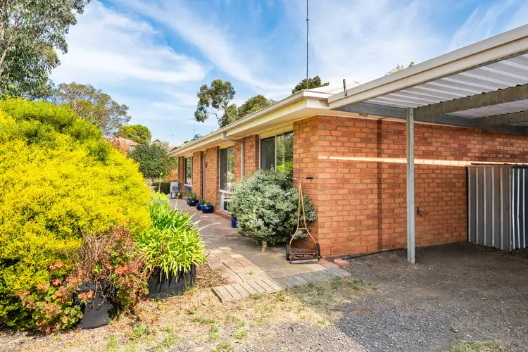 2 Sandhurst Court