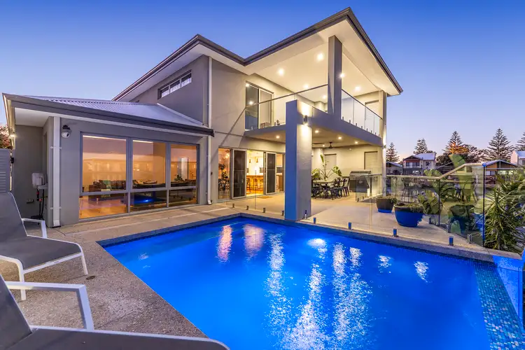 25 Fistina Ramble, Halls Head WA 6210