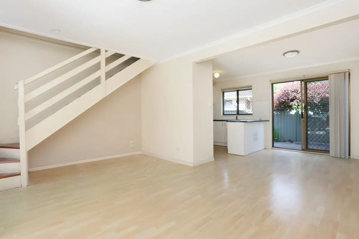 Main view of Homely unit listing, 2/6 Parkridge Drive, Molendinar QLD 4214