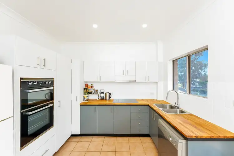 Second view of Homely unit listing, 22/12-20 Kinarra Avenue, Wyoming NSW 2250