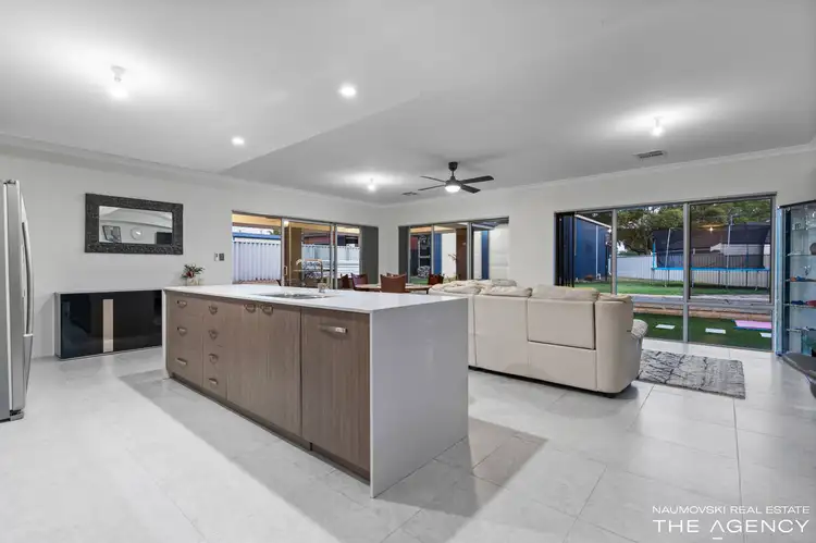 Sixth view of Homely house listing, 2 May Court, Nollamara WA 6061