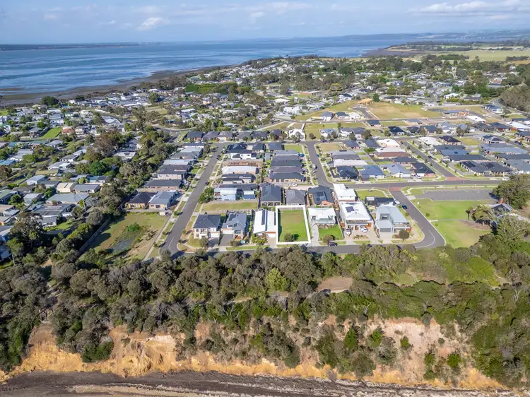25 Liberty Cr, Corinella VIC 3984