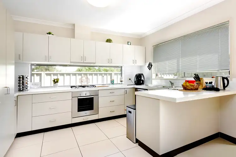 Third view of Homely townhouse listing, 5/42 Ross Street, Sale VIC 3850