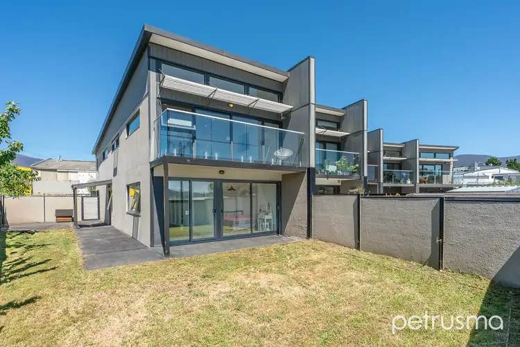 1/17 Duncan Street, Montrose TAS 7010