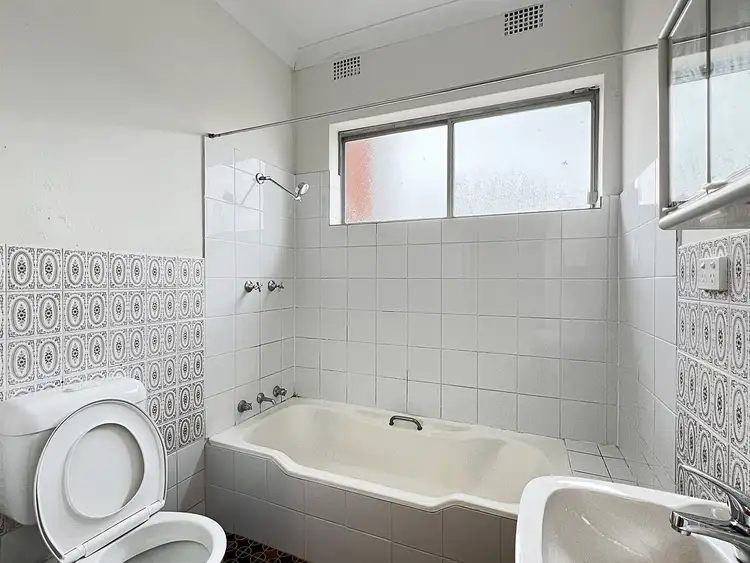 Fourth view of Homely unit listing, 1/116 Pendle Way, Pendle Hill NSW 2145