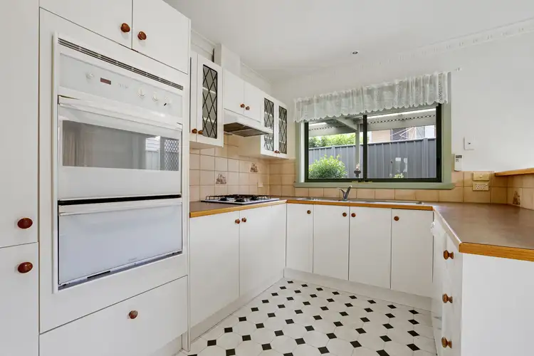 Third view of Homely house listing, 2/8 Market Street, Sale VIC 3850