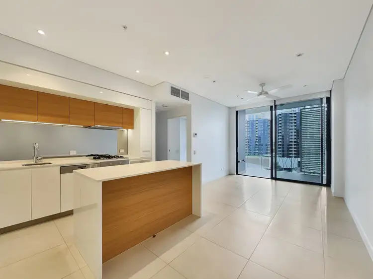 Main view of Homely unit listing, 1095/33 Remora Road, Hamilton QLD 4007