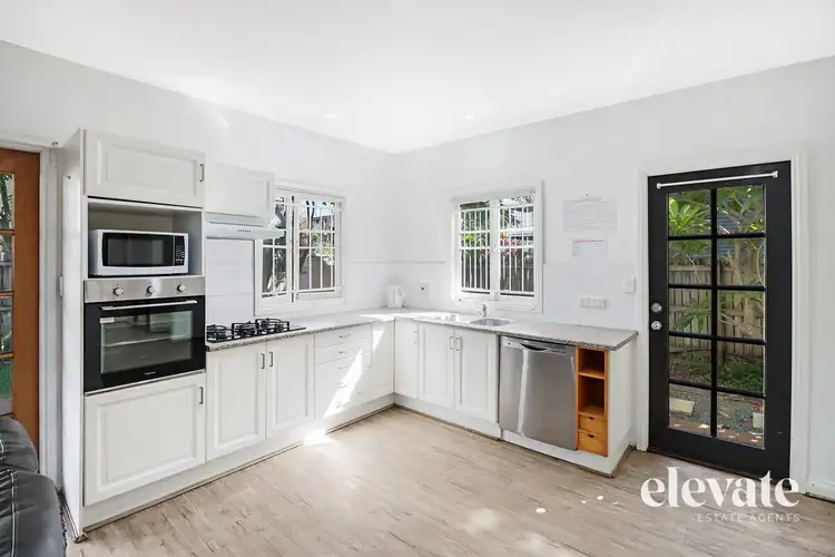 2/2 Bayliss Street, Toowong QLD 4066