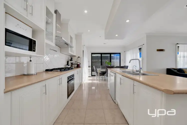 Seventh view of Homely house listing, 4 Wisla Circuit, Roxburgh Park VIC 3064