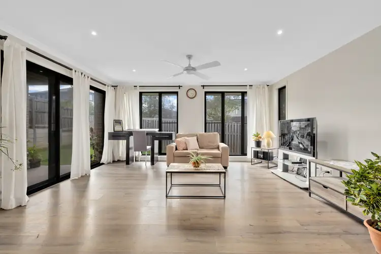 35 Steamer Way, Spring Mountain QLD 4300