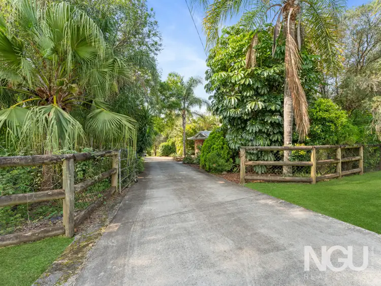 54-56 Fawkner Crescent, Barellan Point QLD 4306