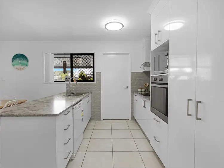 Seventh view of Homely house listing, 2 Porpita Circuit, Toogoom QLD 4655
