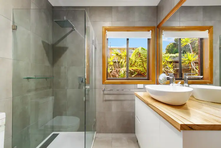 Fourth view of Homely house listing, 3 Hillcrest Rise, Lakes Entrance VIC 3909
