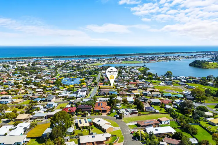 Fifth view of Homely house listing, 3 Hillcrest Rise, Lakes Entrance VIC 3909