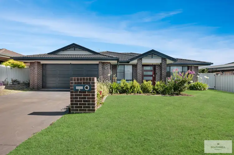 6 Mawson Close, Tamworth NSW 2340