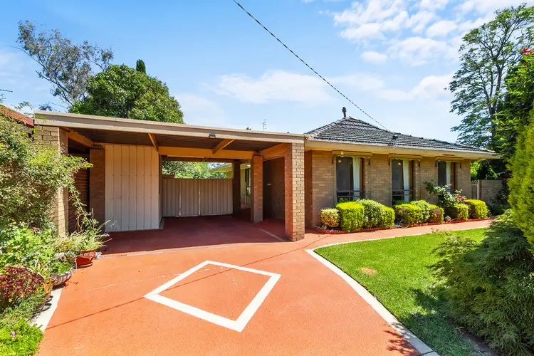 2 Hutchison Street
