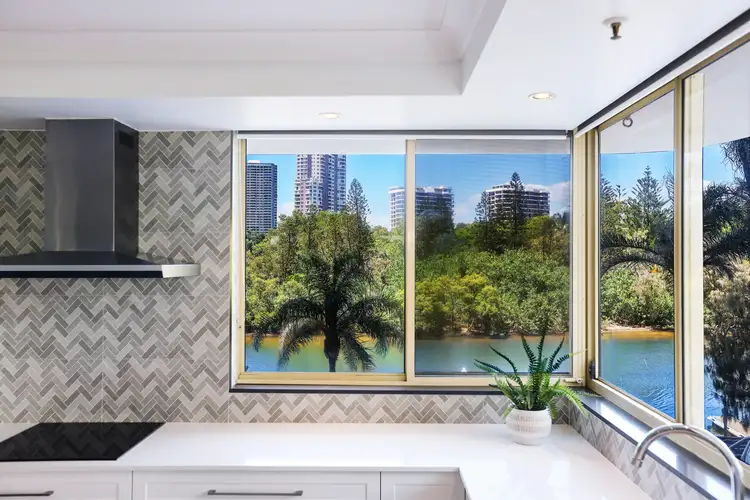 21/1 Serisier Avenue, Main Beach QLD 4217