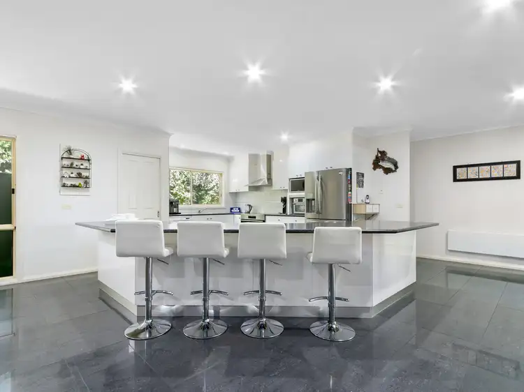 12 Tamhaven Drive, Swan Reach VIC 3903