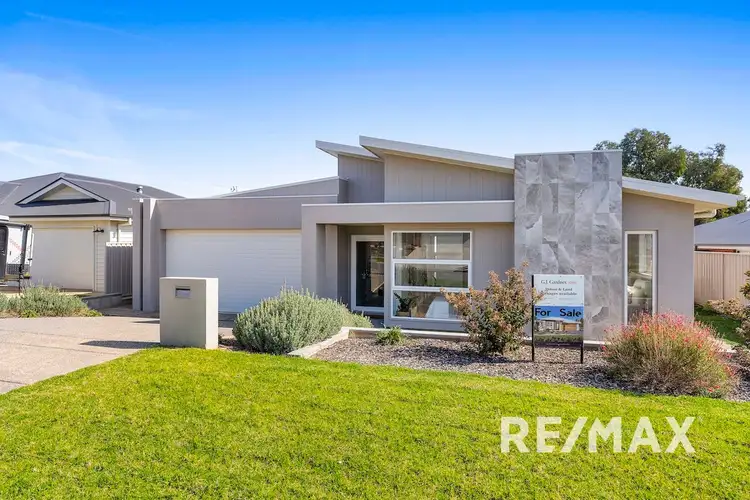 5 Dallas Avenue, Gobbagombalin NSW 2650
