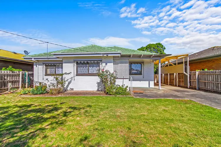 Main view of Homely house listing, 5 Valentine Crescent, Sale VIC 3850