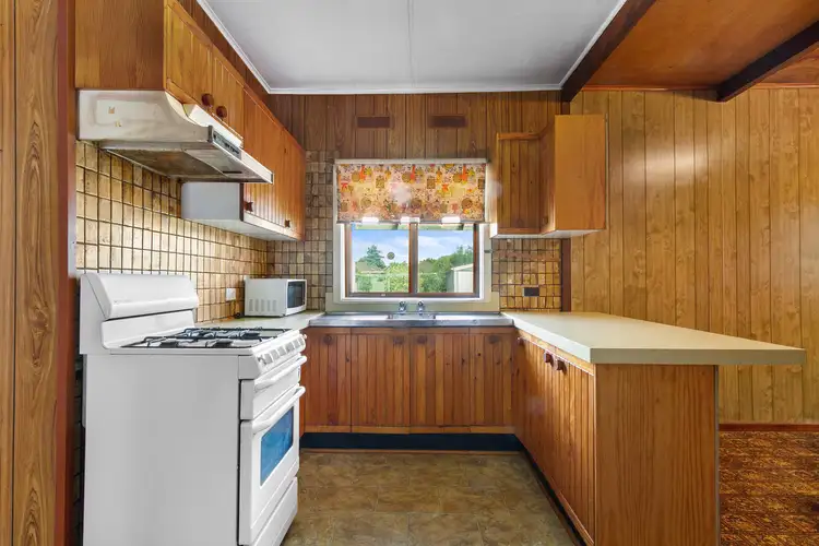 Second view of Homely house listing, 5 Valentine Crescent, Sale VIC 3850