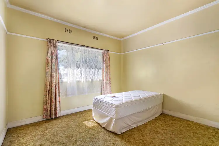 Fifth view of Homely house listing, 5 Valentine Crescent, Sale VIC 3850