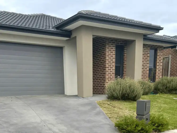 22 Colonnade Street, Clyde North VIC 3978