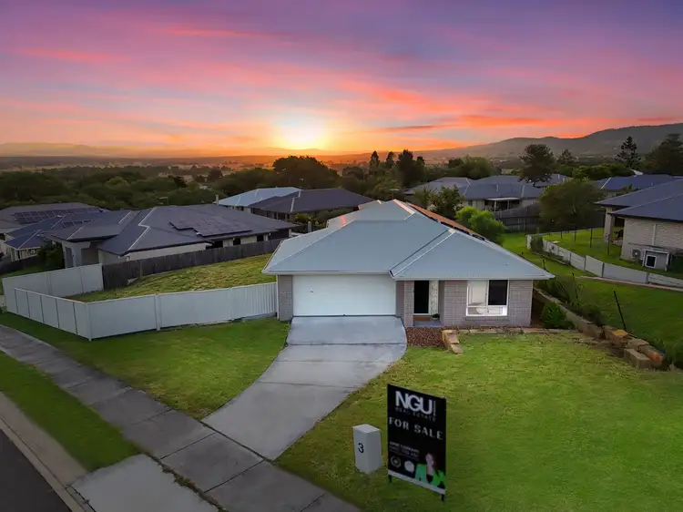 3 Vista Crescent, Rosewood QLD 4340