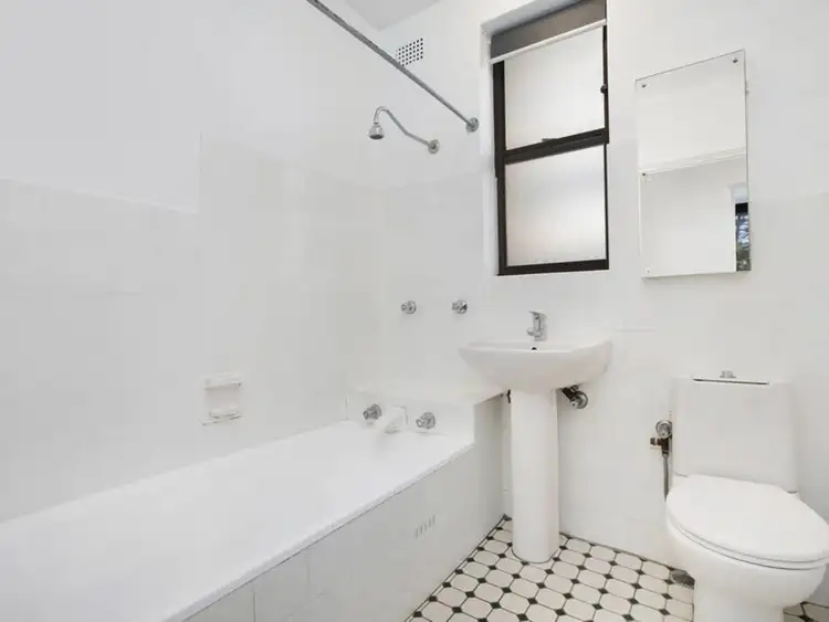 Fourth view of Homely unit listing, 4/2 Elamang Avenue, Kirribilli NSW 2061