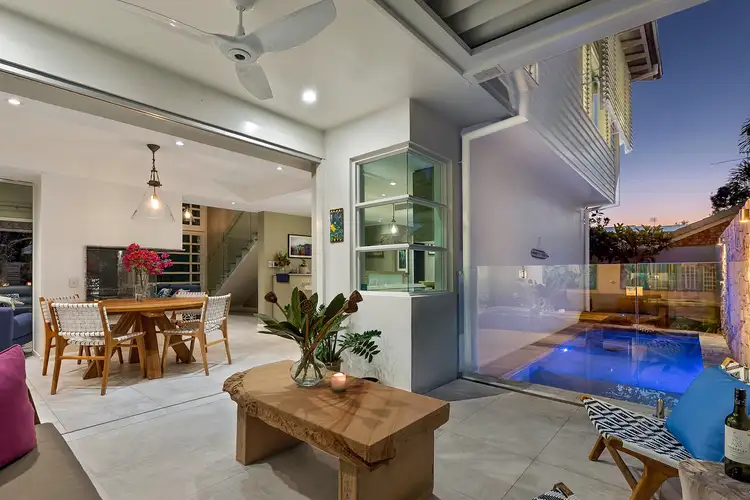 2/27 Edward Street, Noosaville QLD 4566