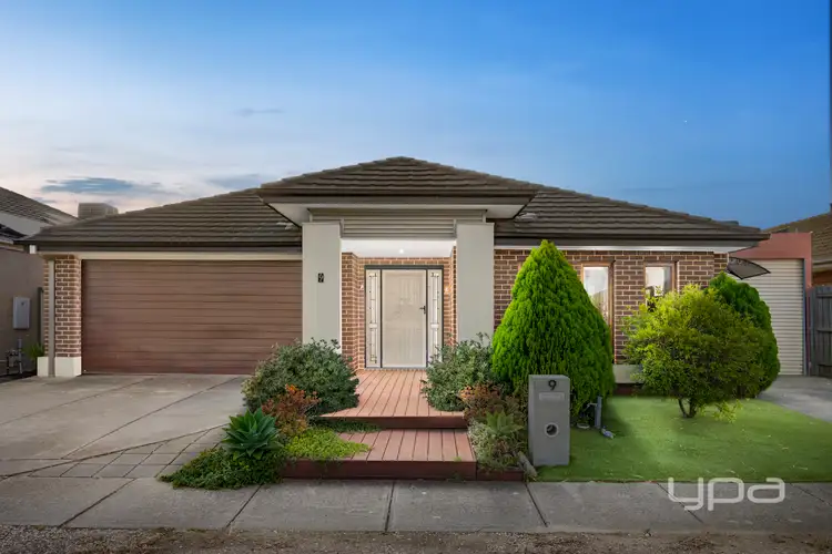9 Pinoak Street, Point Cook VIC 3030