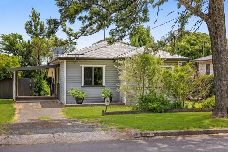 15 Weetwood Street