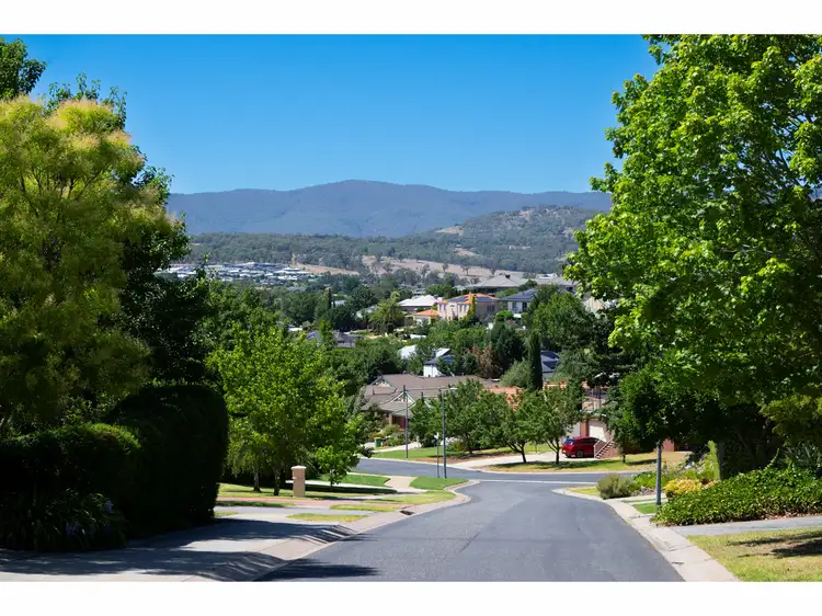Second view of Homely house listing, 6 The Court, Wodonga VIC 3690
