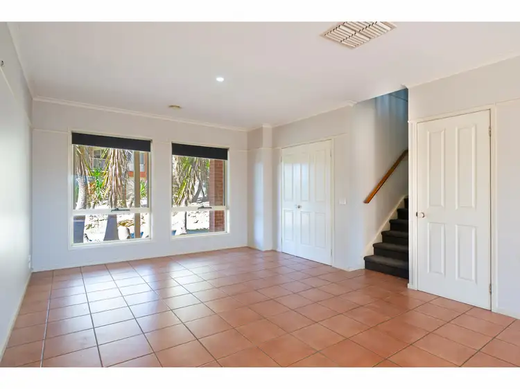 Fifth view of Homely house listing, 6 The Court, Wodonga VIC 3690