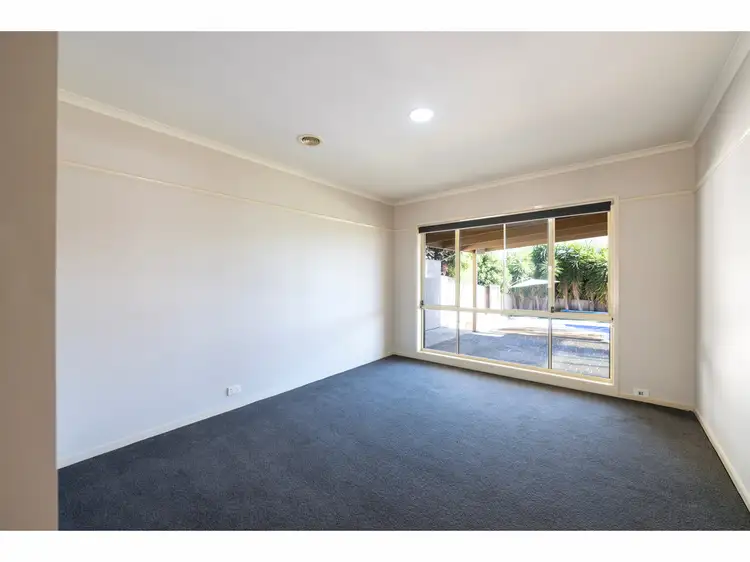 Seventh view of Homely house listing, 6 The Court, Wodonga VIC 3690