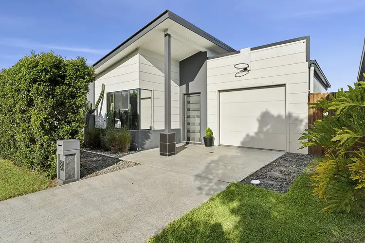 8 Spinifex Street, Palmview QLD 4553