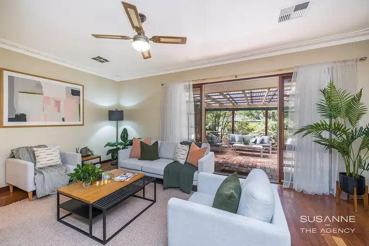 14 Hope Crescent, Lesmurdie WA 6076