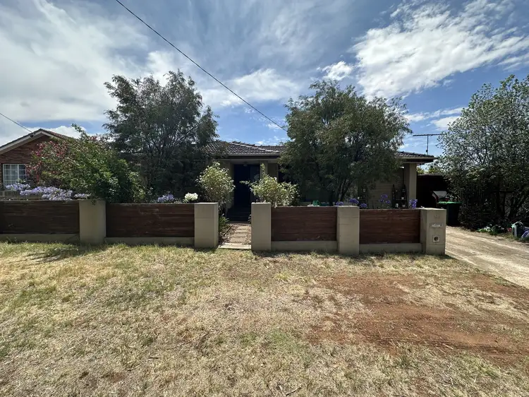 52 Labilliere Street
