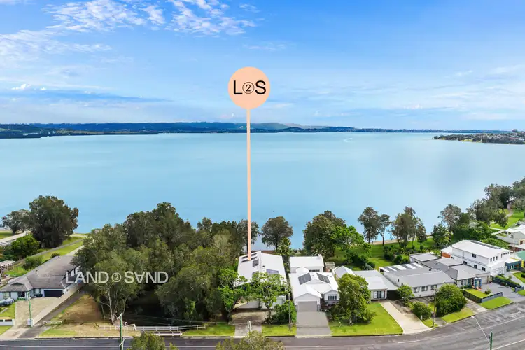 1 The Esplanade, Oak Flats NSW 2529