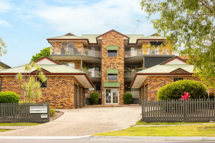 2/45 Mclay Street, Coorparoo QLD 4151