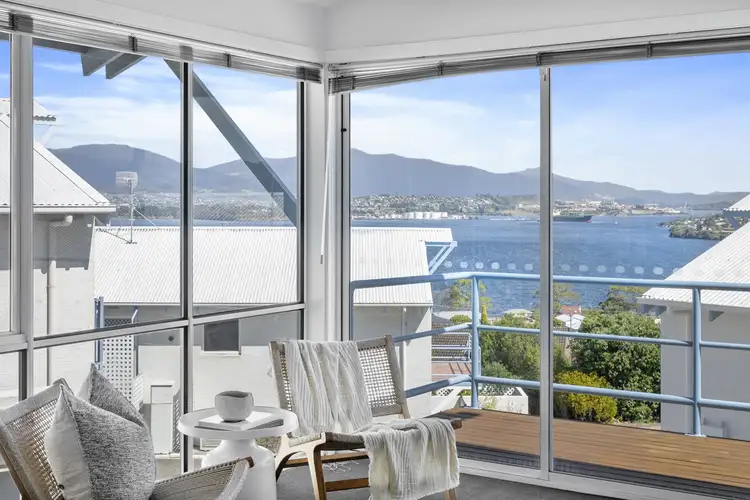 3/3 Cyrus Court, Rose Bay TAS 7015